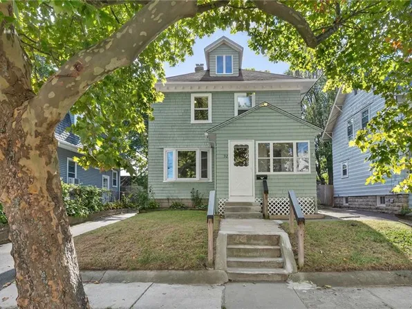 92 Bartlett Ave, Cranston, RI 02905