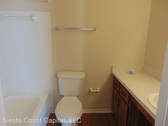 4th image of 5011 SE 29th St