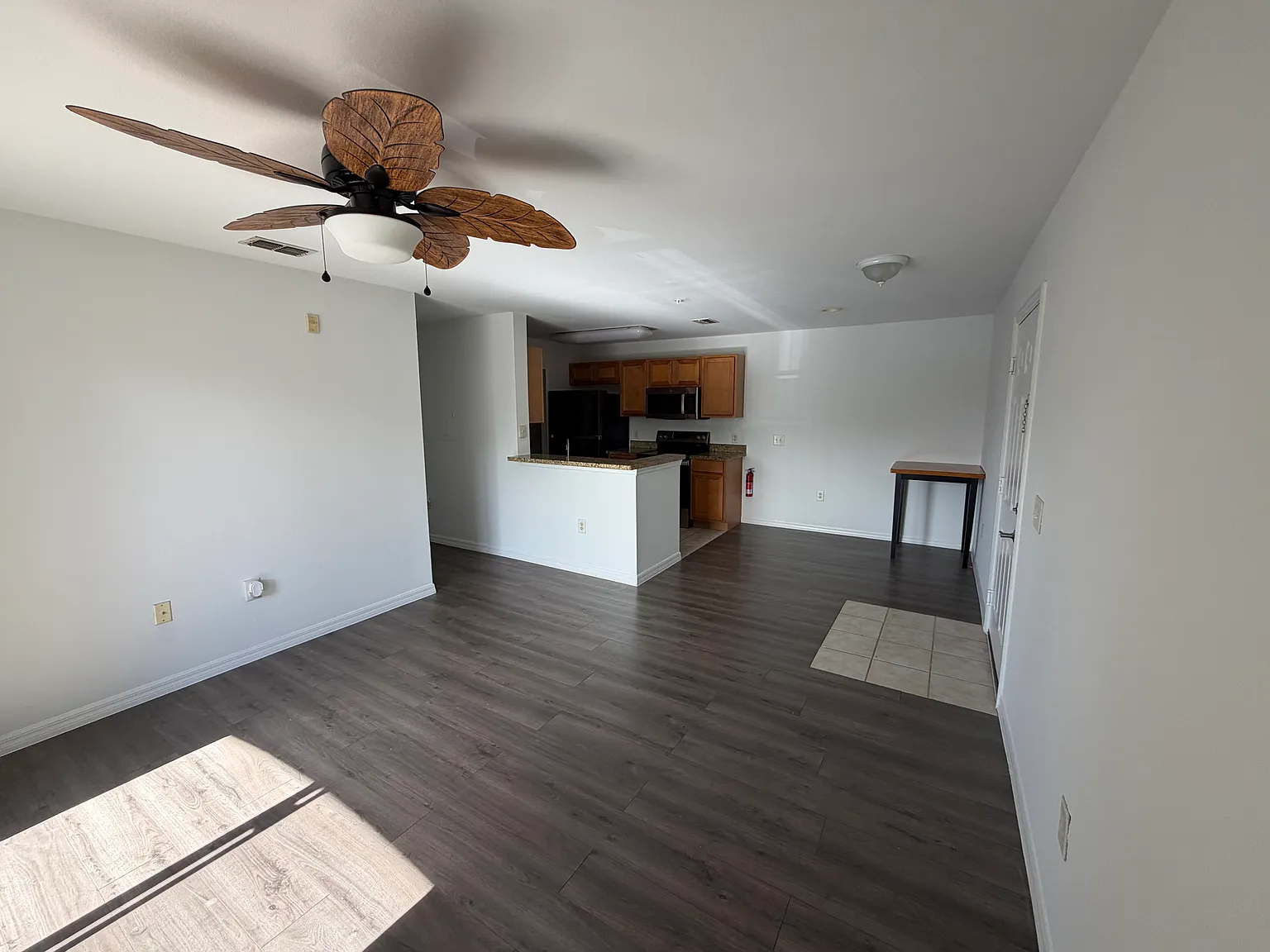 2 bed, 857 sqft, $1,400 — Photo 4