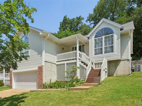 465 Elm Crossing Ct, Ballwin, MO 63021
