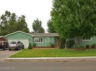909 N Hallett Cir, Farmington, NM 87401