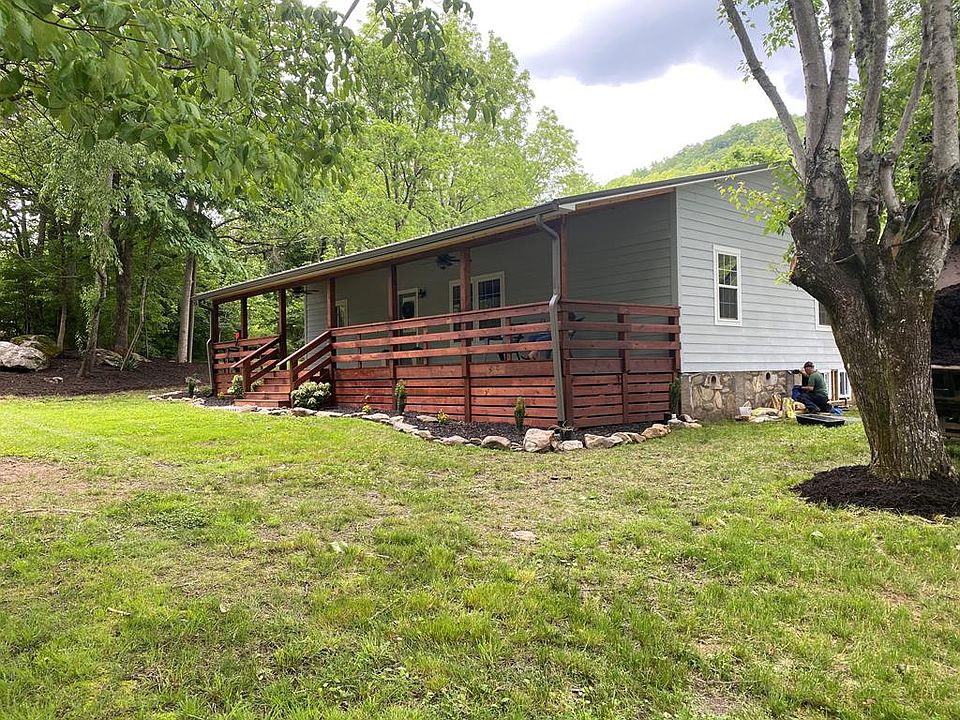 1st image of 4061 Skyland Dr