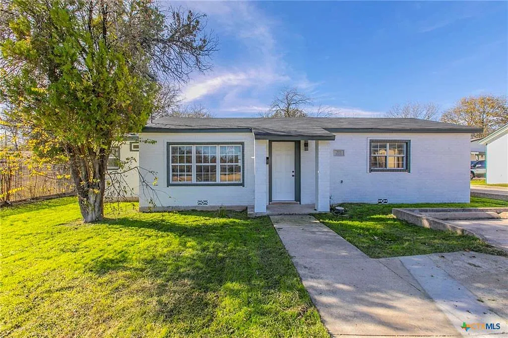 3 bed, 1175 sqft, $1,500 — Photo 2