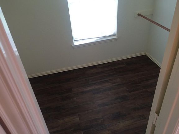 3rd image of 1003 Port Isabel Dr