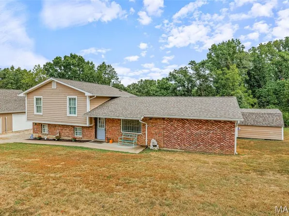 2609 Parthenon Dr, De Soto, MO 63020