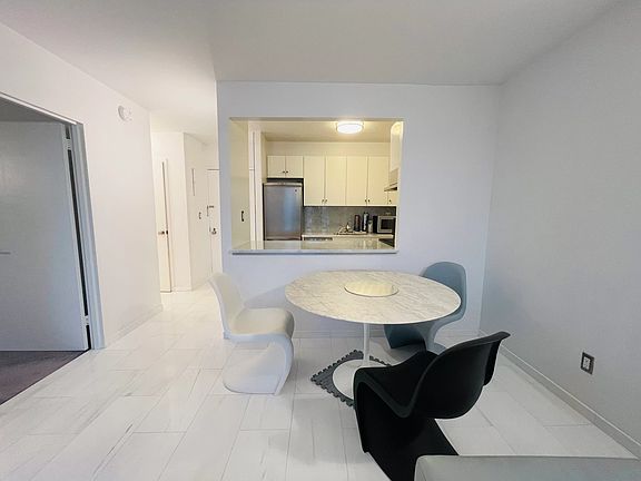 5th image of 25-40 Shore Blvd #14S