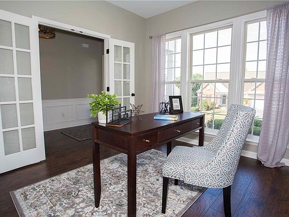 4th image of 99 Whirlaway Pl