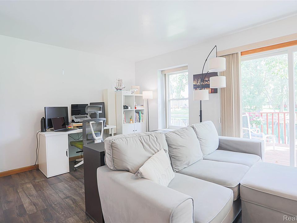 1355 Lochaven Rd, photo 21