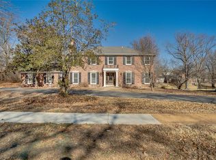 12385 Creekhaven Dr, Saint Louis, MO 63131