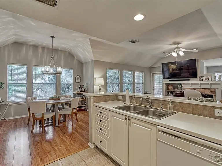 87 Woodlily Pl — Photo 21