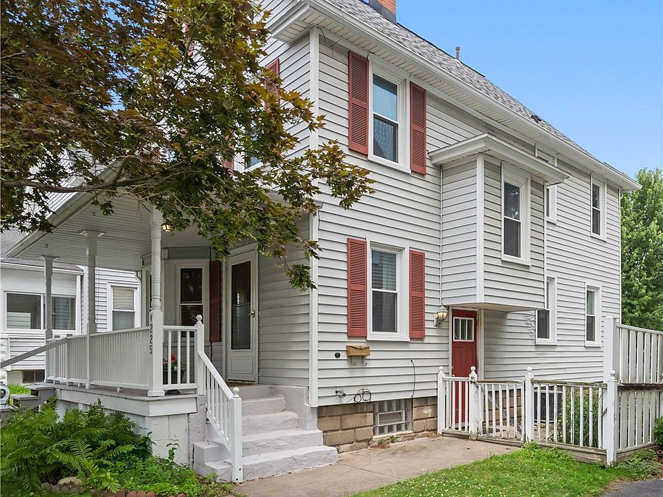 1st image of 225 W Chestnut St