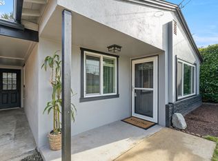 169 W Hazel St, Roseburg, OR