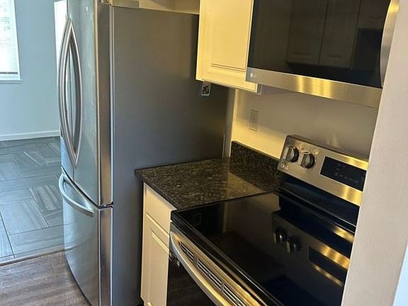 5th image of 3754C Helios Ct