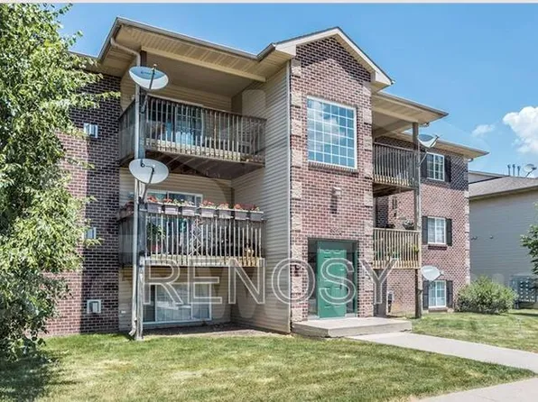 5924 Sutton Pl APT 10, Urbandale, IA 50322