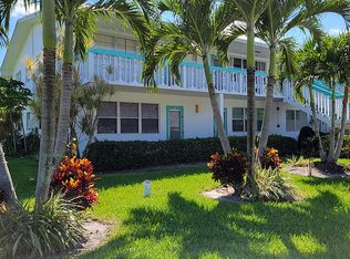 1 Newport Ct #A, Deerfield Beach, FL 33442