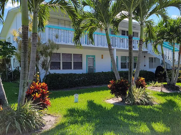 1 Newport Ct #A, Deerfield Beach, FL 33442