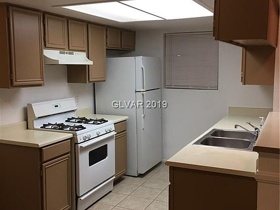 5th image of 211 N Lamb Blvd