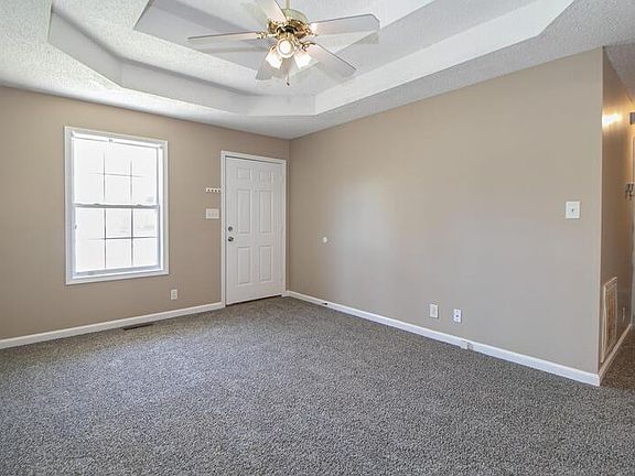 3rd image of 101 Monarch Ln