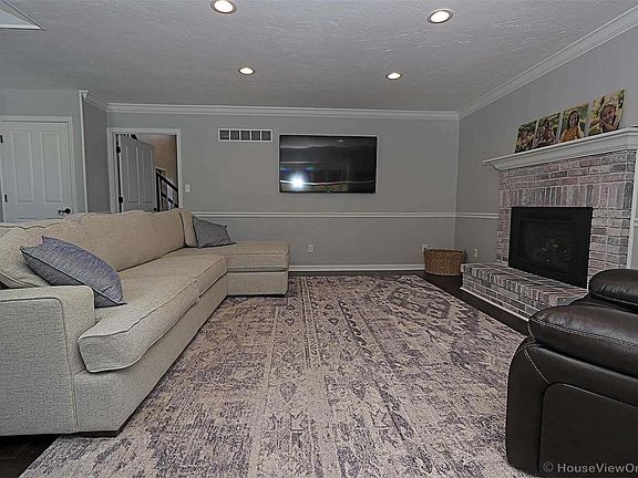 4th image of 13493 Lakewood Dr