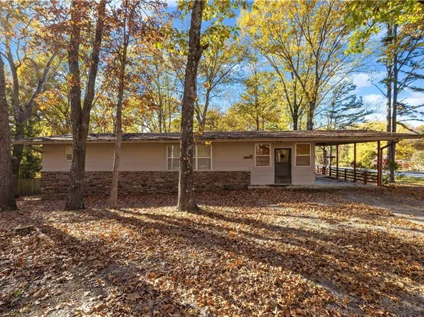 2 Evesham Ln, Bella Vista, AR 72714