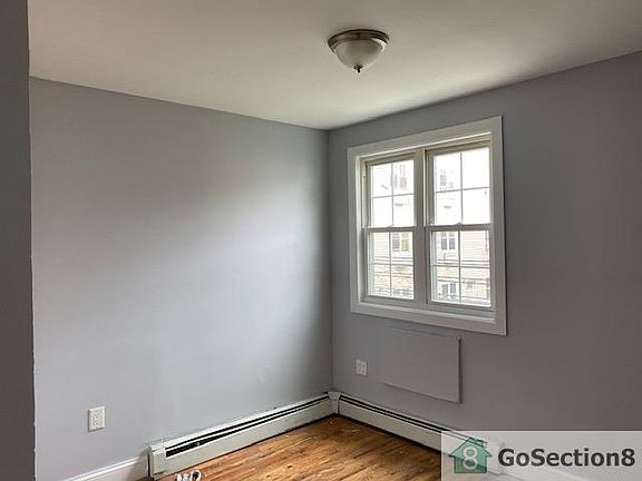 3rd image of 207 Beach 31st St #2