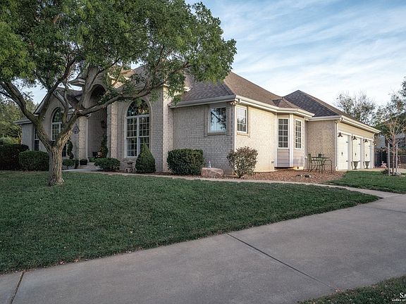 2nd image of 1280 Columbine Ln