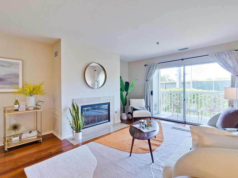 1st image of 300 Murchison Dr APT 104