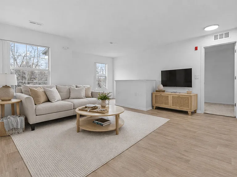 Canton Club Apartments - Canton, MI — Photo 22
