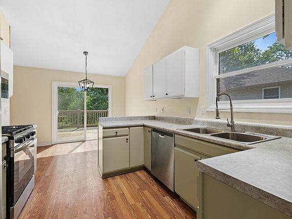 5th image of 204 Brandywine Dr SE