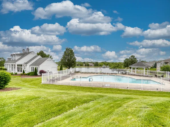 1460 Taramore Dr APT 301, Florence, KY 41042