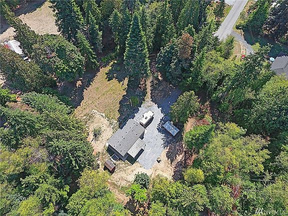 2nd image of 2697 El Camano St