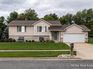 307 Lloyd Ct, Middleville, MI 49333