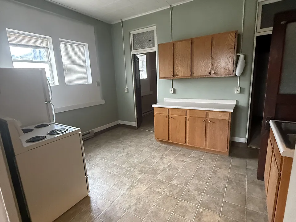11 1/2 2nd St SE #6