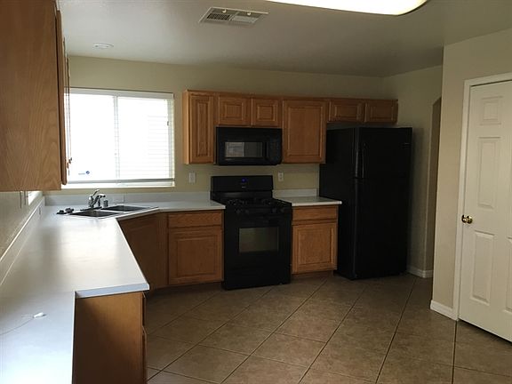 5th image of 9590 Redstar St
