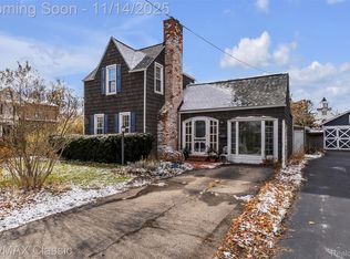 108 Washington St, Holly, MI 48442