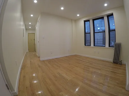 Rented by Bohemia Realty Group | media 6