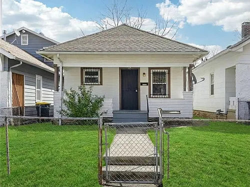 445 N Lawndale Ave Photo 1
