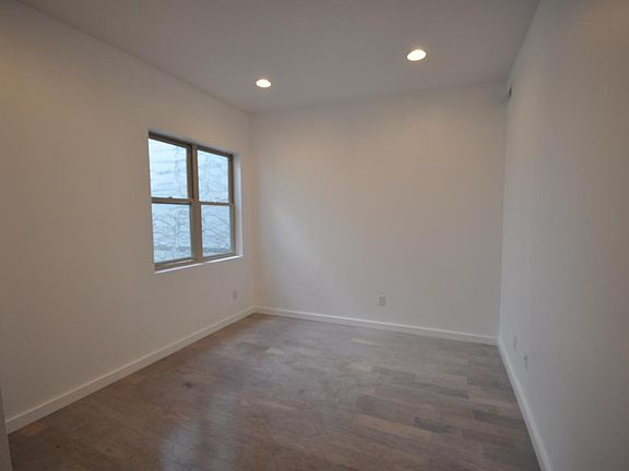 3rd image of 2318 N Park Ave APT 2F