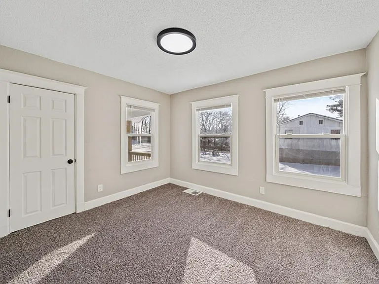 2713 Elmwood Ave — Photo 6