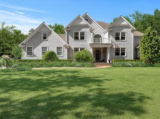 8 Cedarfield Ln, Westhampton, NY 11977