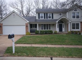 824 Whispering Meadows Dr, Ballwin, MO