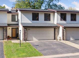 5736 Hyland Courts Dr, Bloomington, MN 55437