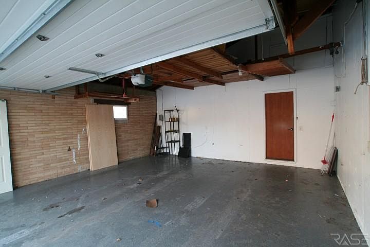 2nd image of 2713 W 37th St