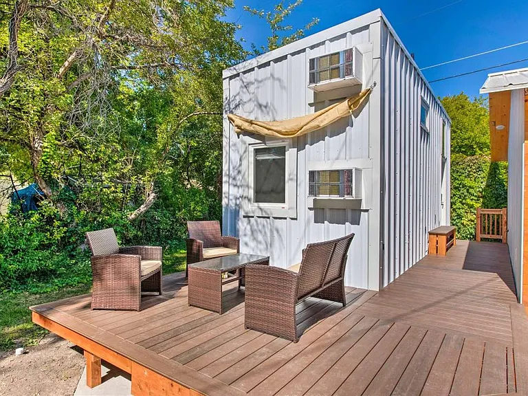 161 E Vidas Ave — Photo 1