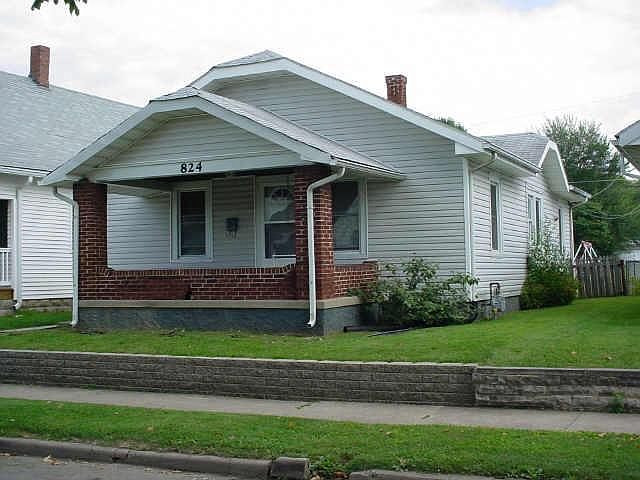 1st image of 824 S Blanchard St