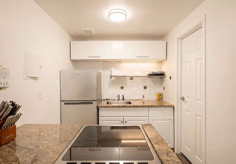334 W 46th St #3RR — Photo 10