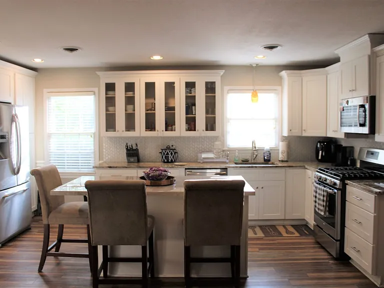 2450 Belcher Dr — Photo 6