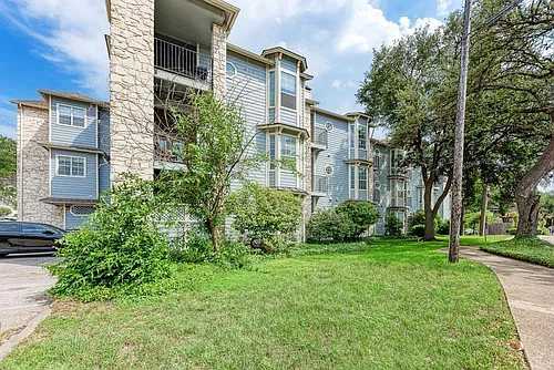 3111 Tom Green St #210 Photo 1