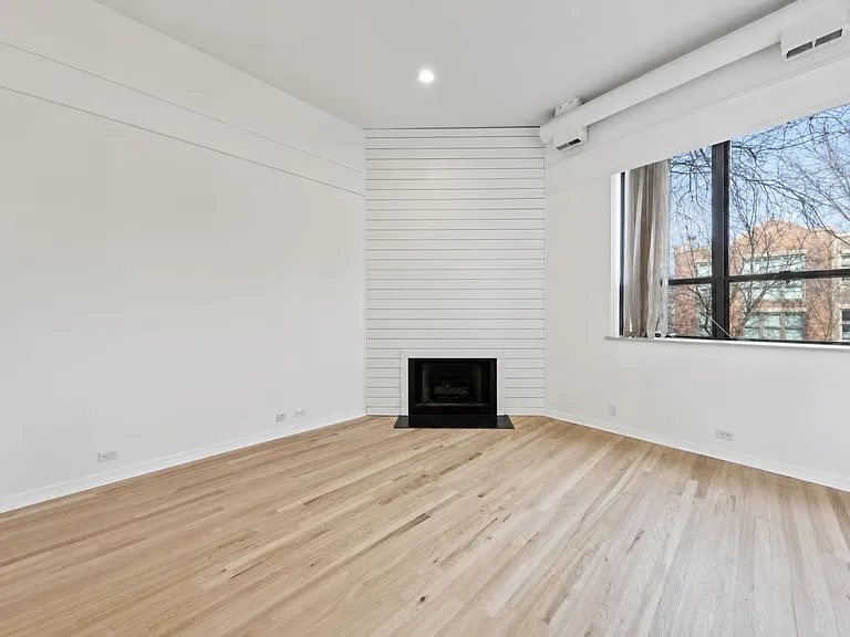 1317 W Belden Ave #F2 — Photo 4