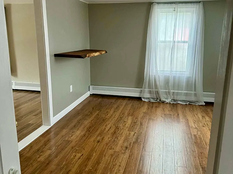 19 Sterling St #2 — Photo 6